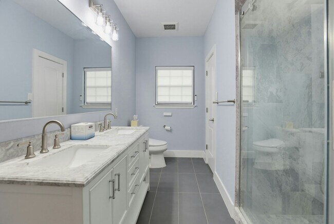 Building Photo - 17006 Silverwood Dr