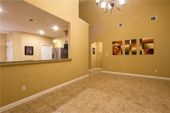 Building Photo - 305 Arrowhead Trail