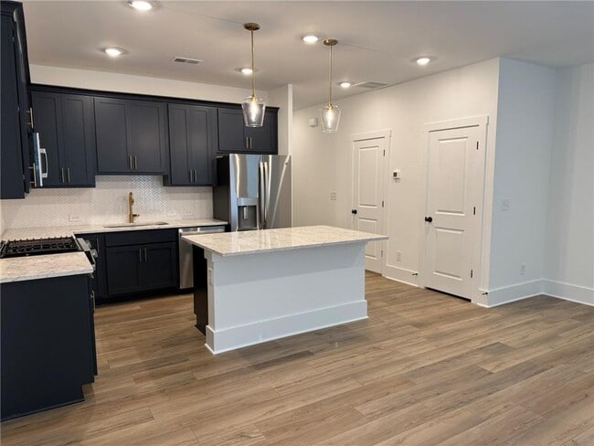 Building Photo - 1702 Gunnin Trce NW