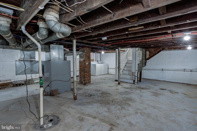 Building Photo - 1948 Lexington Ave