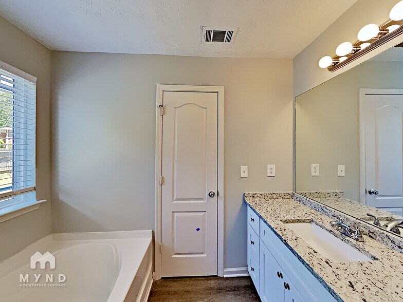 Building Photo - 4367 Rocky View Dr