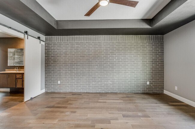 Building Photo - 2125 Heavenly Dr