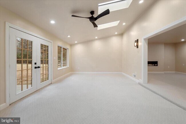 Building Photo - 9036 Jeffery Rd