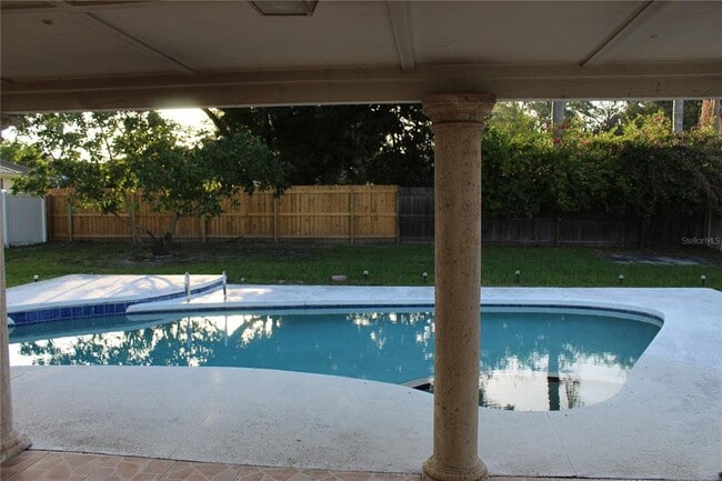 Building Photo - 5556 Pentail Cir