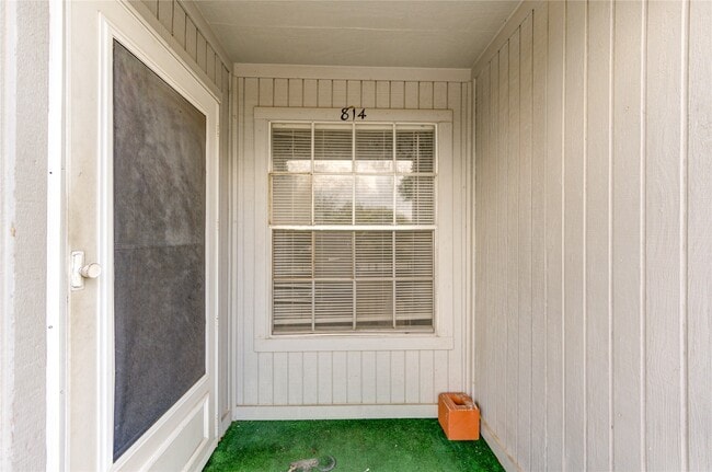 Building Photo - 6500 Sands Point Dr