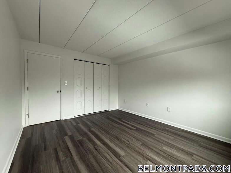 Building Photo - 55 Hill Rd