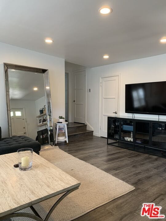 Building Photo - 1835 S Beverly Glen Blvd