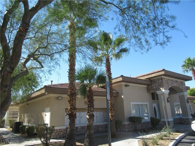Building Photo - 833 Aspen Peak Loop