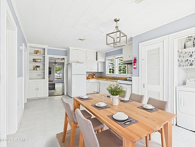 Building Photo - 131 Washington St