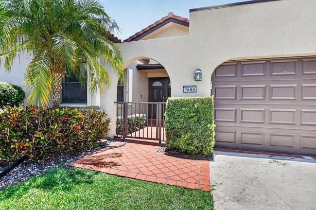 Building Photo - 7690 Solimar Cir