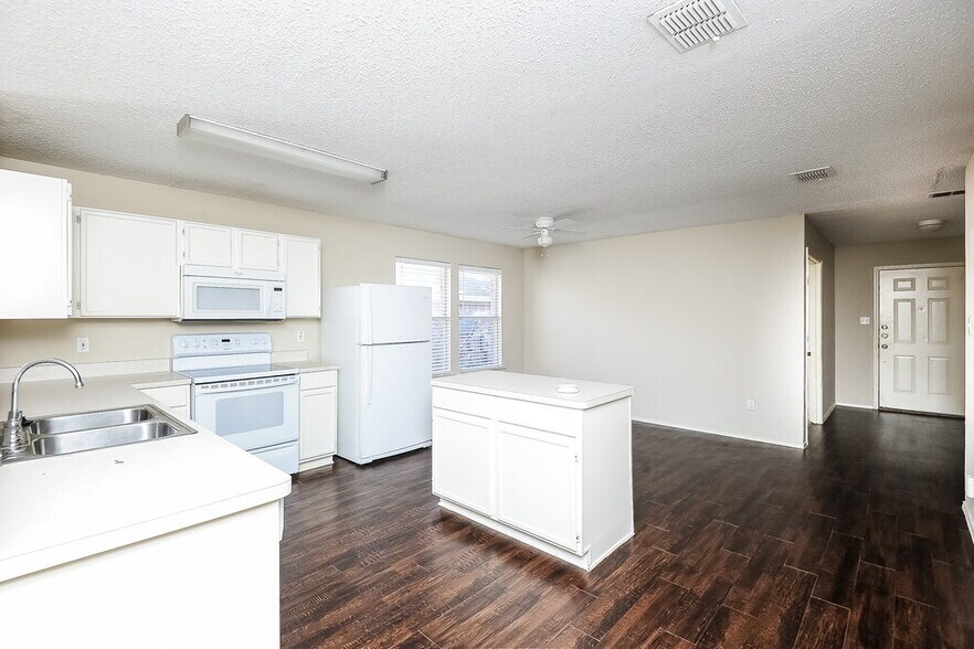 Building Photo - 6057 Arabian Ave