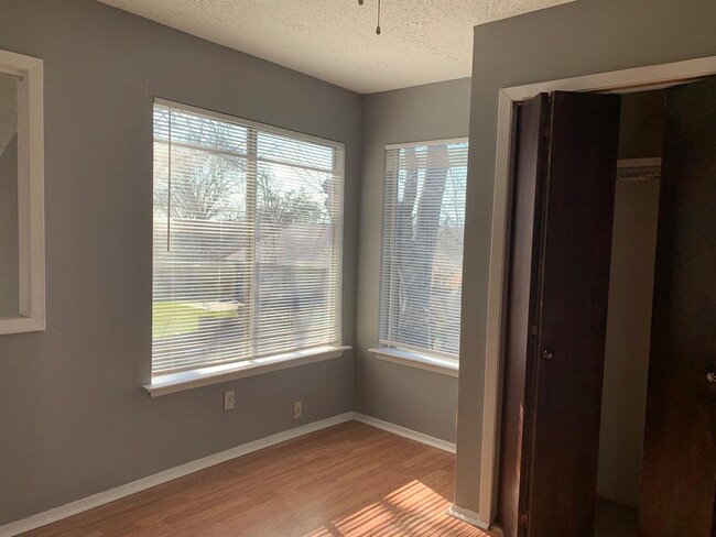 Building Photo - 15826 Bazelbriar Ln