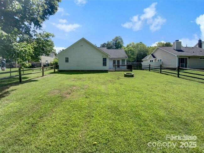 Building Photo - 6614 Flat Creek Dr
