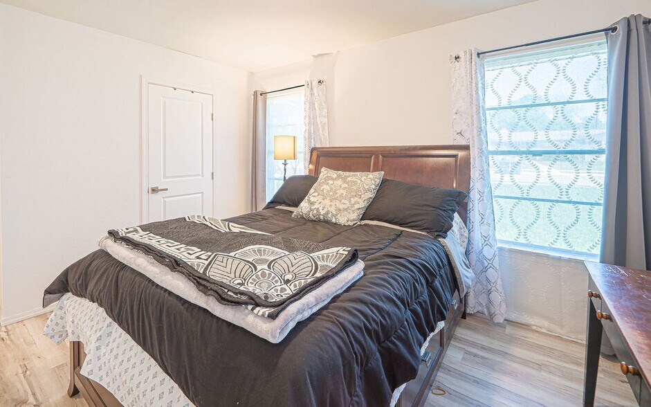 Building Photo - 418 Shannon Lee St