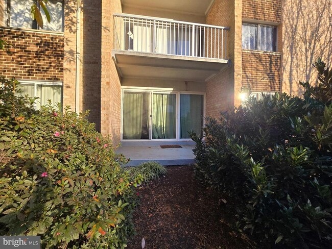 Building Photo - 8000 Chanute Pl