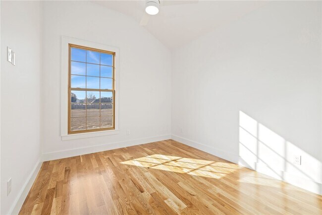 Building Photo - 4621 S 47th St