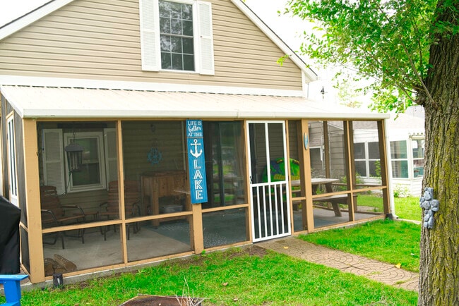 Building Photo - 266 Paradise Island Dr