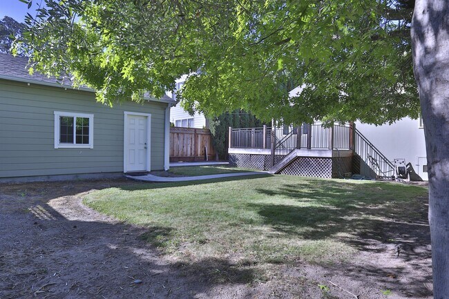 Building Photo - 144 Costa Rica Ave