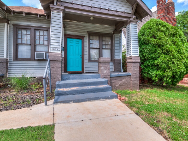 Front entrance - 529 NW 32nd St