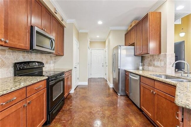 Building Photo - 3 Bedroom Townhouse in Gated Community off...