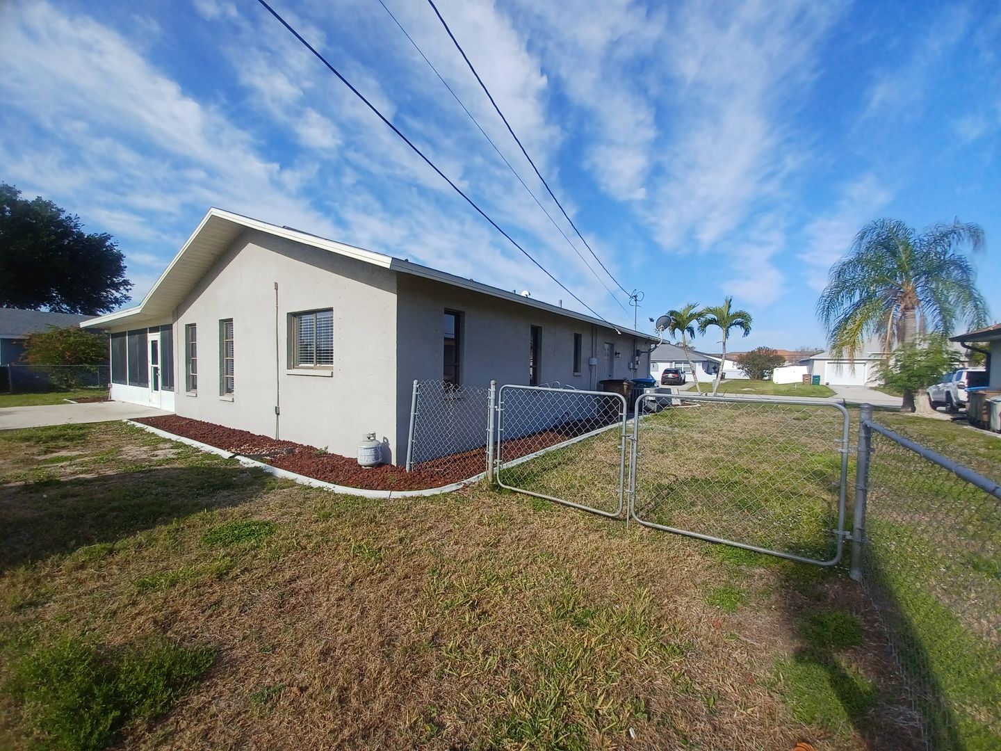 Building Photo - SECTION 8!! 3/2 With Fenced Yard!!!