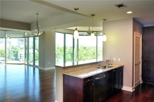 Building Photo - 2795 Peachtree Rd