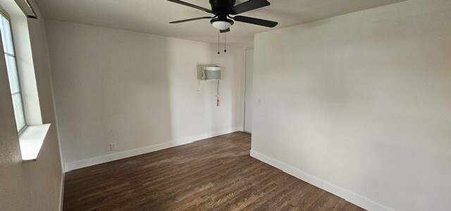 Building Photo - 114639 Lilac St