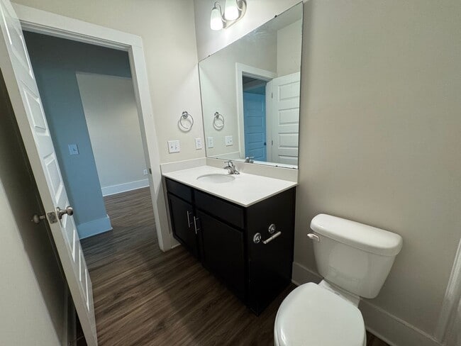 Building Photo - 154 Fernhill Dr NW
