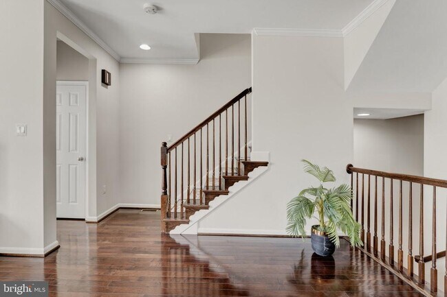 Building Photo - 24837 Mason Dale Terrace