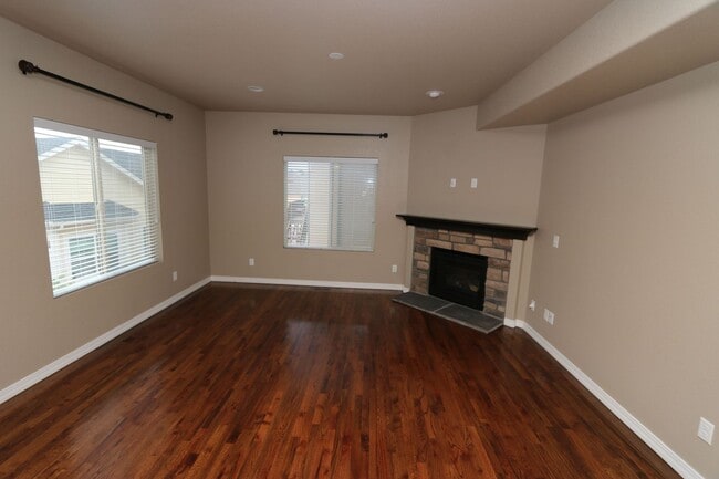 Building Photo - Updated Mountain Shadows Beauty on West Side!  4bdrm/3.5bath/2-car Garage