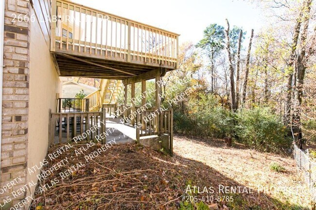 Building Photo - 2666 Laburnum Dr