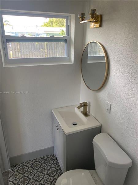 Building Photo - 1029 SW 1st Ave