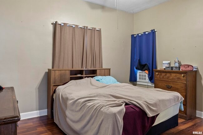 Building Photo - 1214 W Monroe St