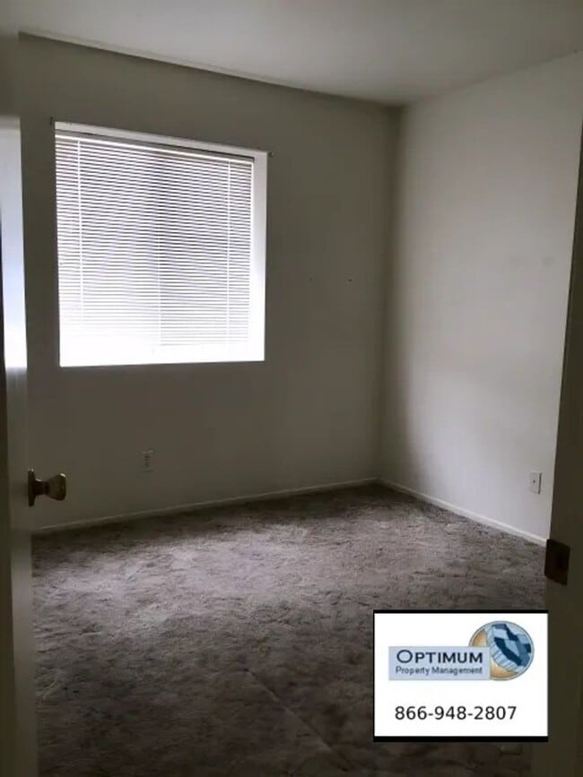 Building Photo - Charming 3-Bedroom, 2-Bath Back House with Private Drive & Garage – Apple Valley, CA