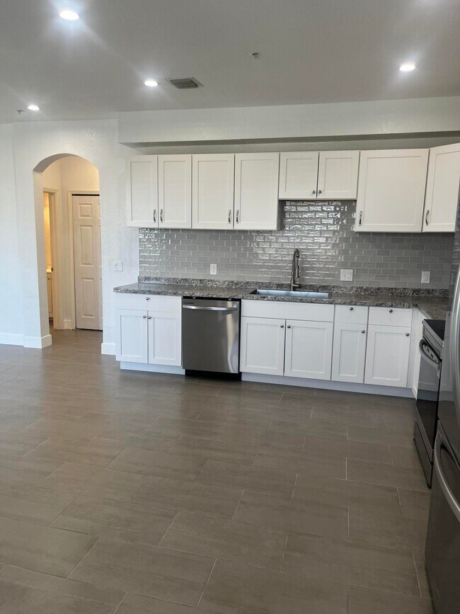 Building Photo - 2137 Shoma Dr