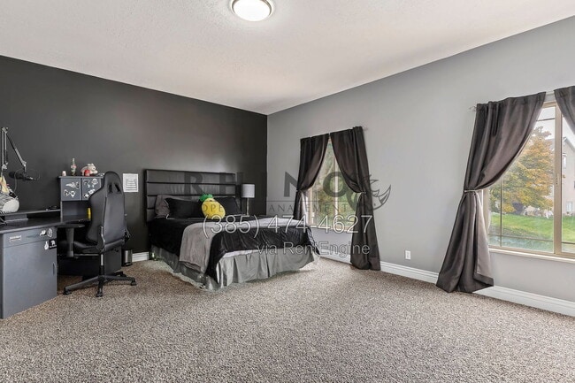 Building Photo - 13697 S Tom Shoemaker Cir