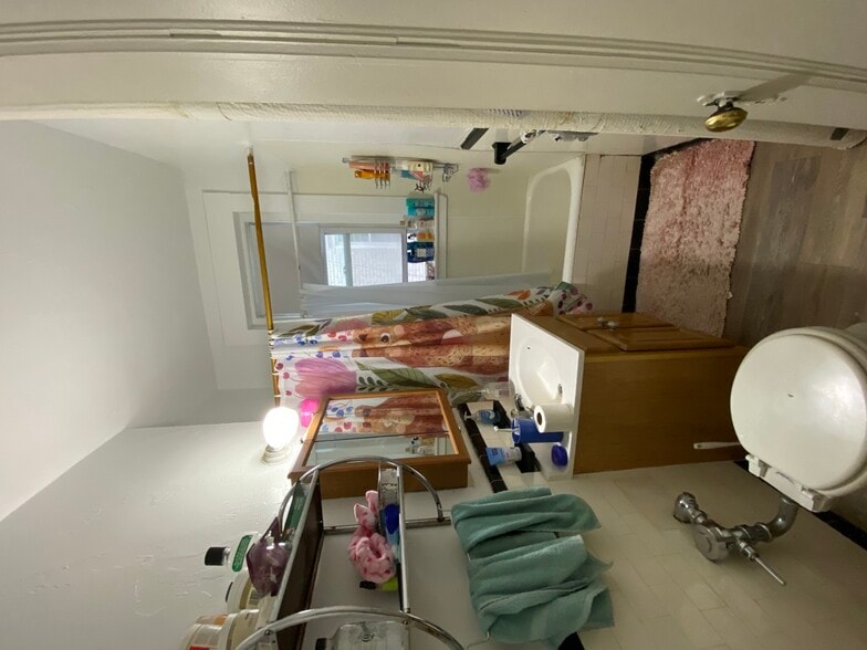 Building Photo - 1687 Commonwealth Ave