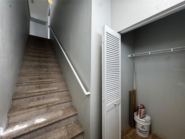 Building Photo - 9141 Lee Vista Blvd