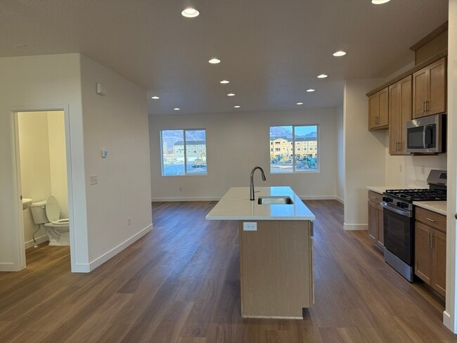 Building Photo - 515 S 800 W