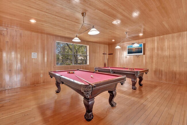 Building Photo - 2803 N Oakland Forest Dr