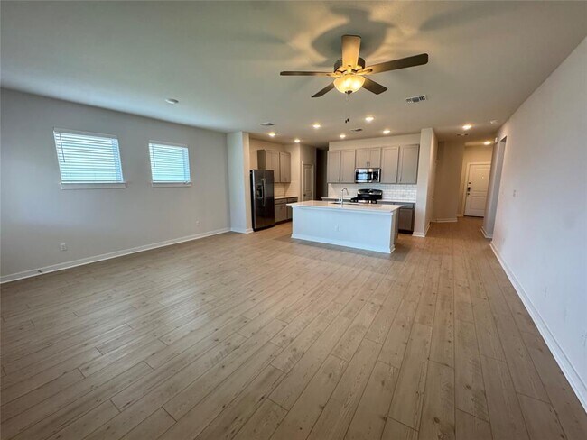 Building Photo - 116 Corn Ln