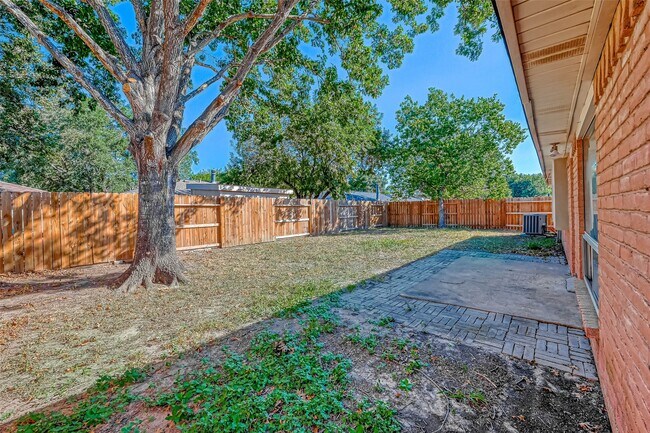 Building Photo - 24130 Silversmith Ln