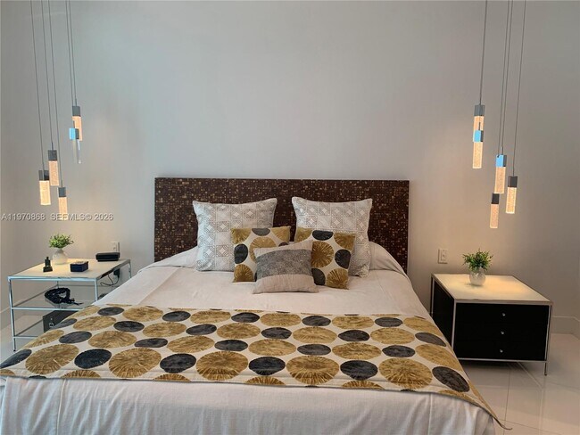 Building Photo - 1 N Ocean Blvd