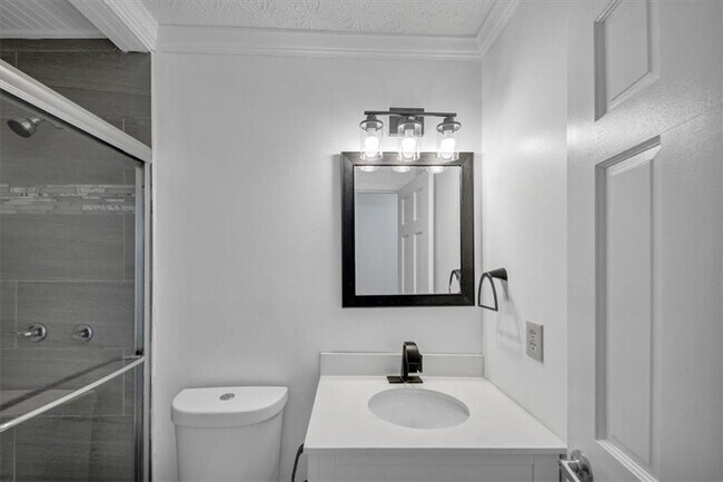 Building Photo - 172 Oak Forest Dr