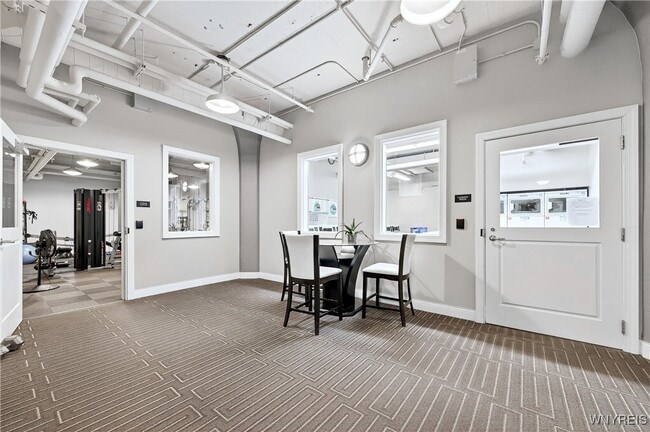 Building Photo - 2917 Main St