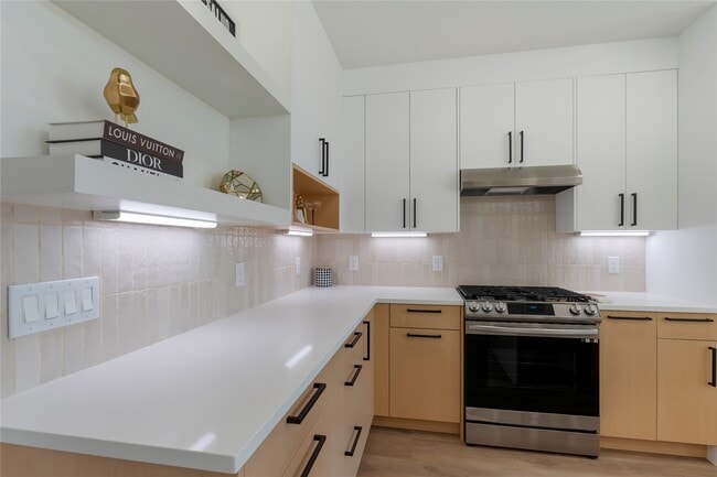 Building Photo - 3115 Armada Dr