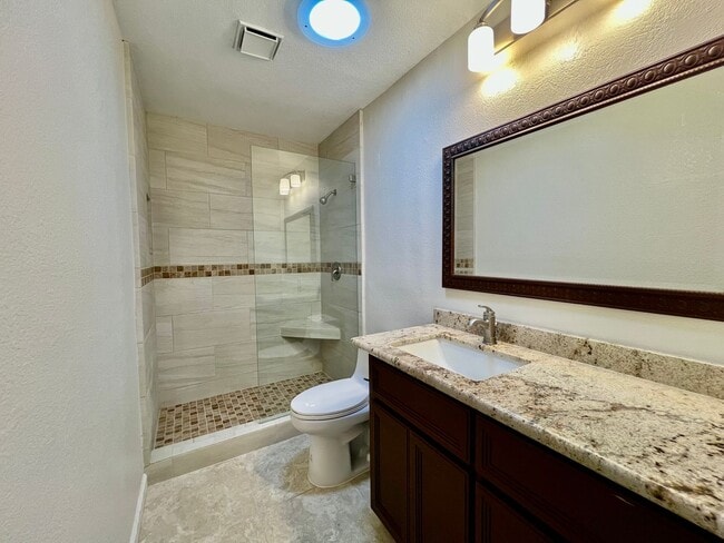 Building Photo - AVAILABLE NOW!!  BEAUTIFUL 2-Bedroom 3 -bathroom Condo in La Quint Palms! MOVE IN SPECIAL 50% OFF...