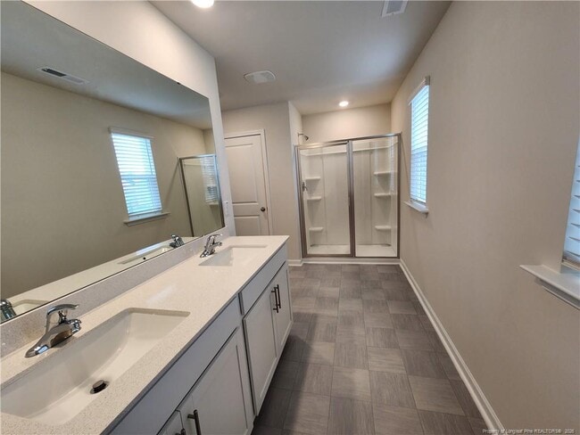 Building Photo - 15 Charlies Bnd Wy