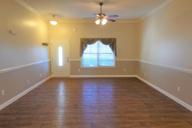 Building Photo - 610 Flintrock Dr