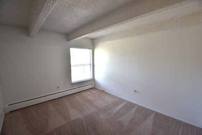 Building Photo - 4440 Laguna Pl